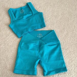 Women’s 2pc Sports Bra/ Shorts Yoga Set - XS